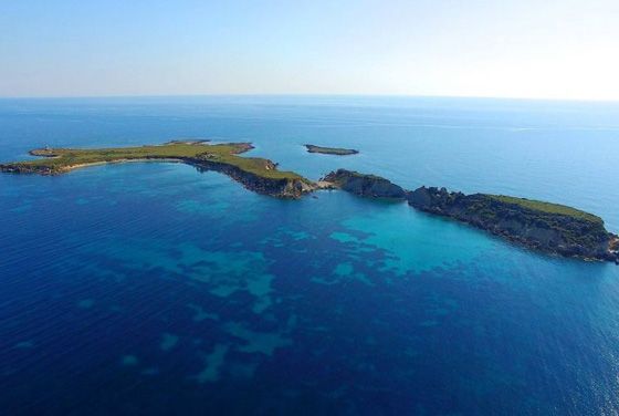 A Leisurely way to see Kefalonia Coast-Line