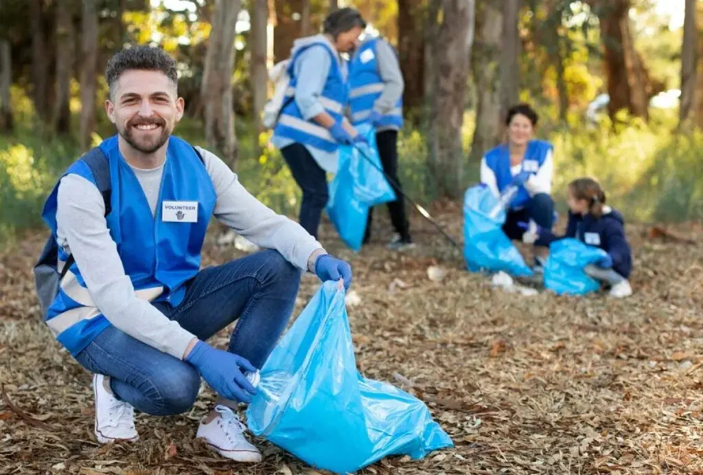 7 Benefits of Community Services Courses