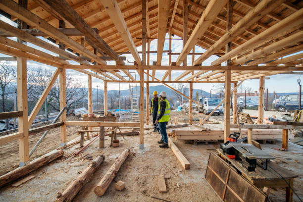 How Do Custom Builders Balance Budget and Design?
