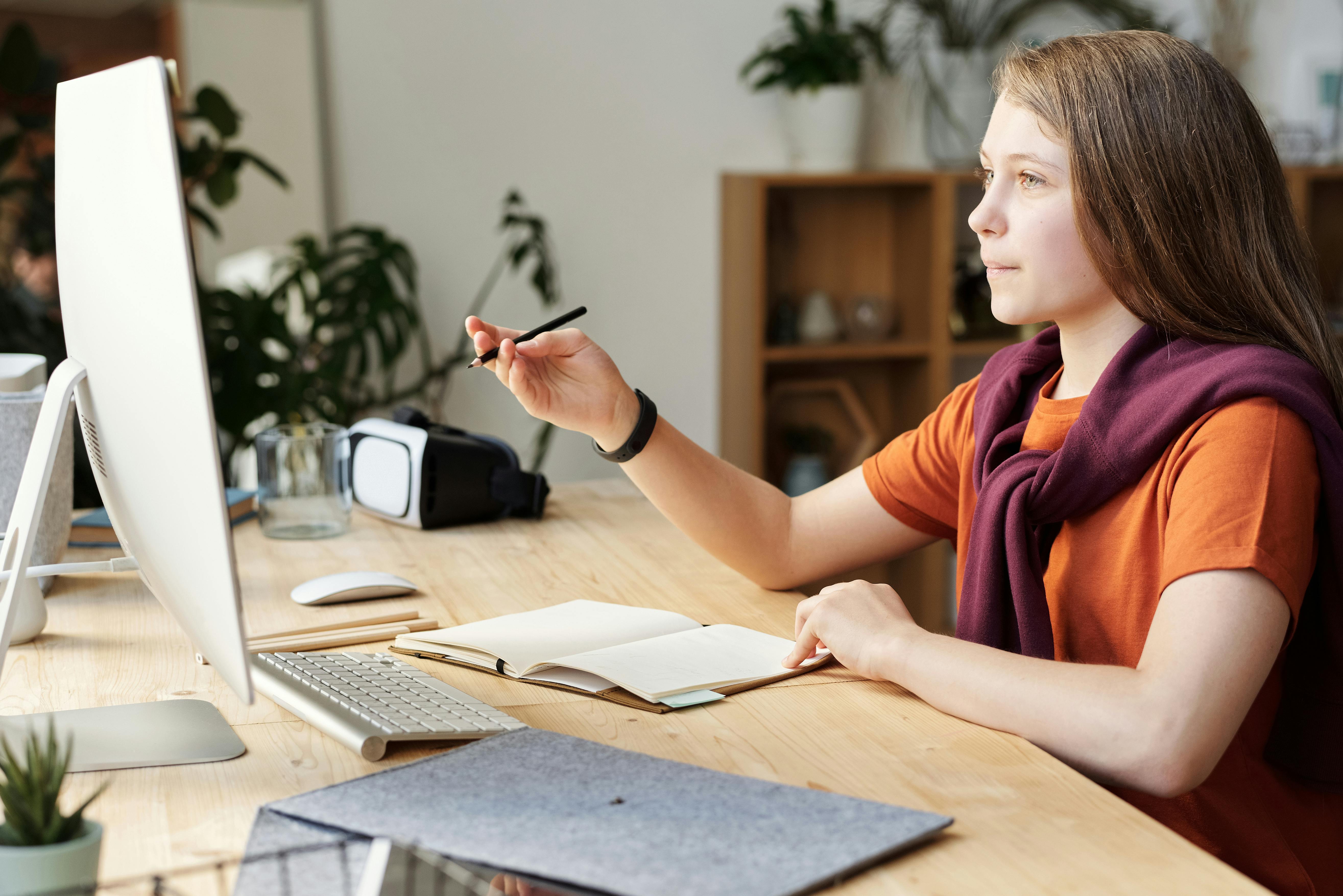 Executive Learning for Modern Professionals: A Practical Guide to Online Mini-MBA Education