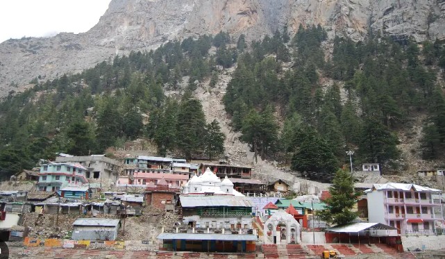 Trekking to Gaumukh: Exploring the Source of the Ganges from Gangotri