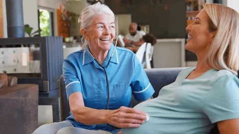 How to Choose the Right Midwife for a Natural Birth