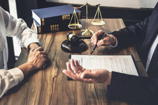 Need a Cheque Bounce Lawyer in Delhi and Don’t Know Where to Start?