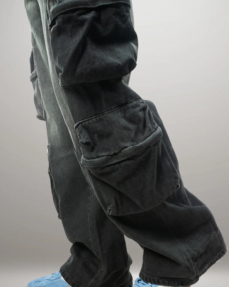 The Comeback of Cargo Trousers: How to Style Them for a Modern Look