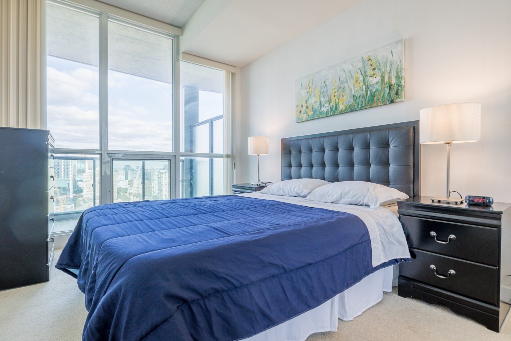 Finding the Best Accommodations for Business Travel in Toronto