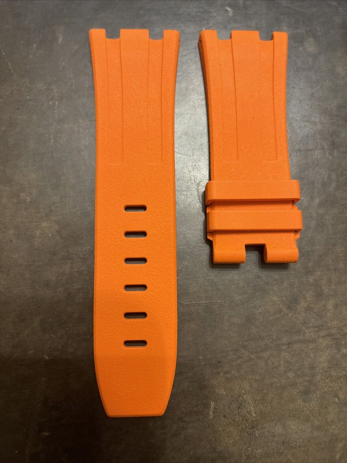 How an Audemars Piguet Orange Strap Enhances Comfort and Wear for Royal Oak Models