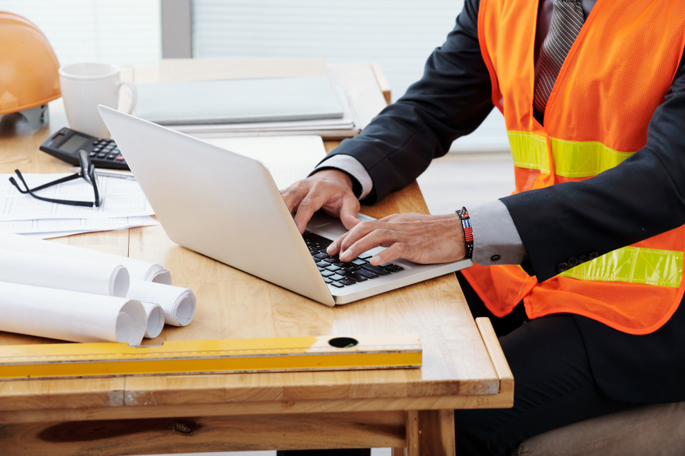 Safety & Compliance Training for Construction Professionals Online