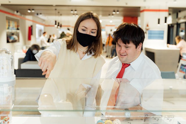 Restaurant Server Work Japan: Career Guide with Comfys Career