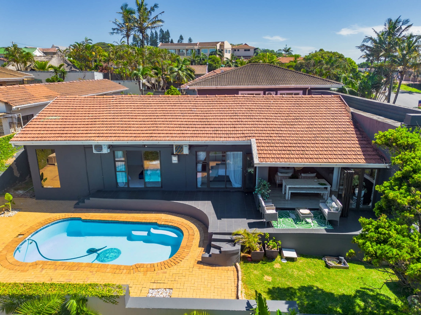 How to Choose the Right Houses for Sale in Bluff Durban