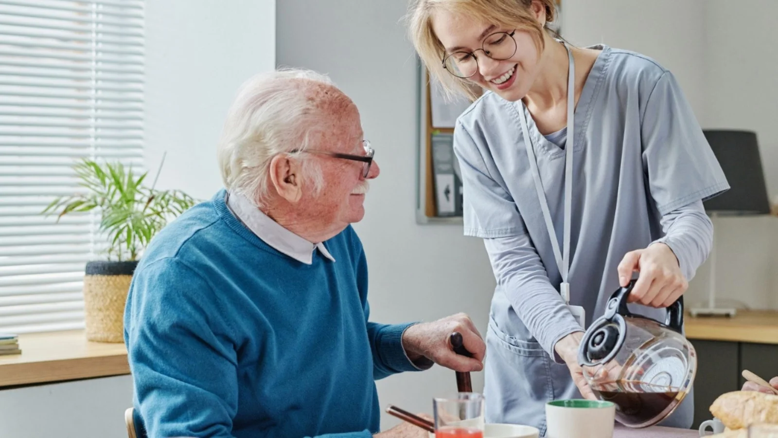 How Family Involvement Strengthens Elderly Home Care Dubai