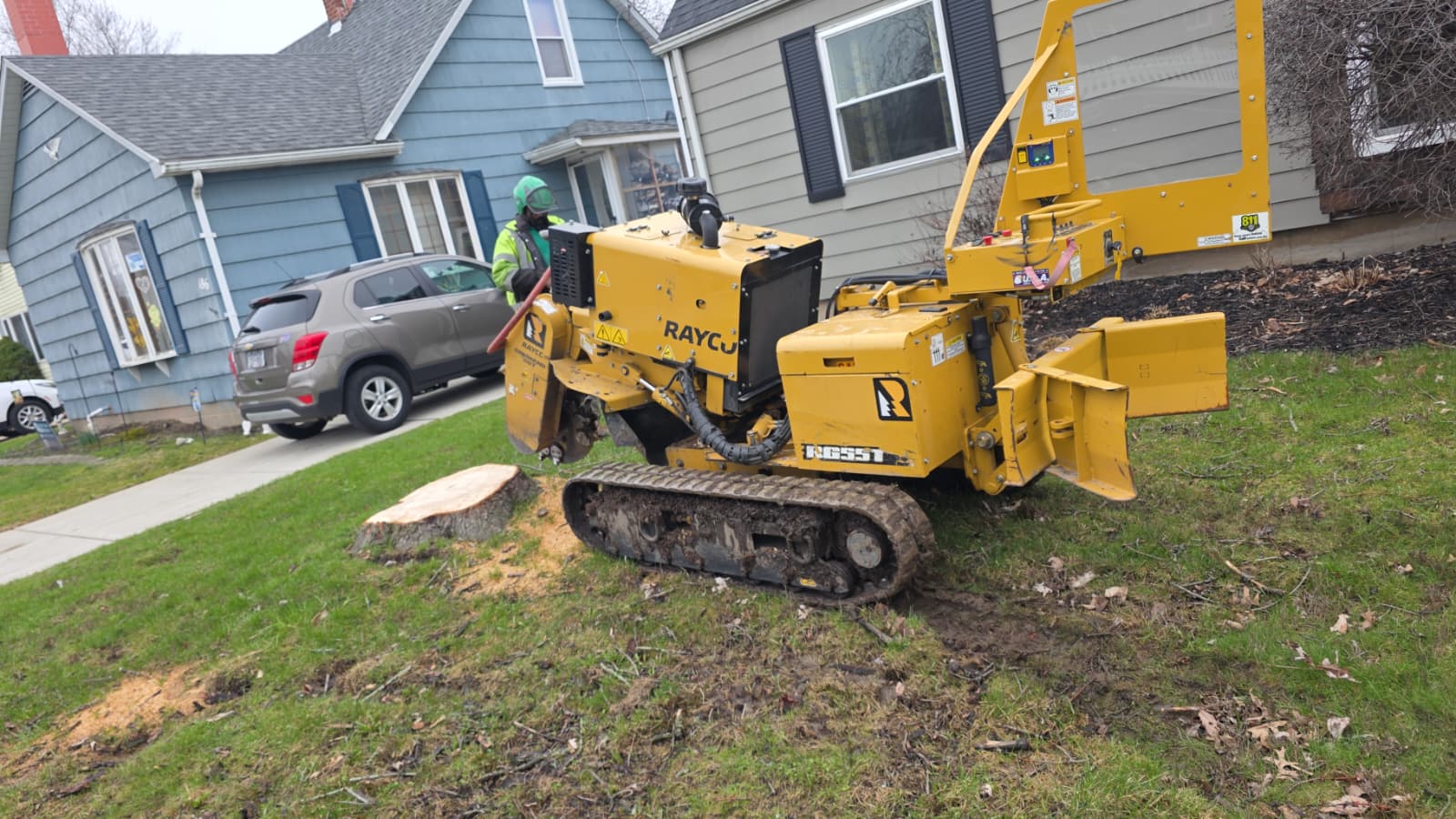 Professional Stump Grinding Services for a Smooth and Attractive Landscape