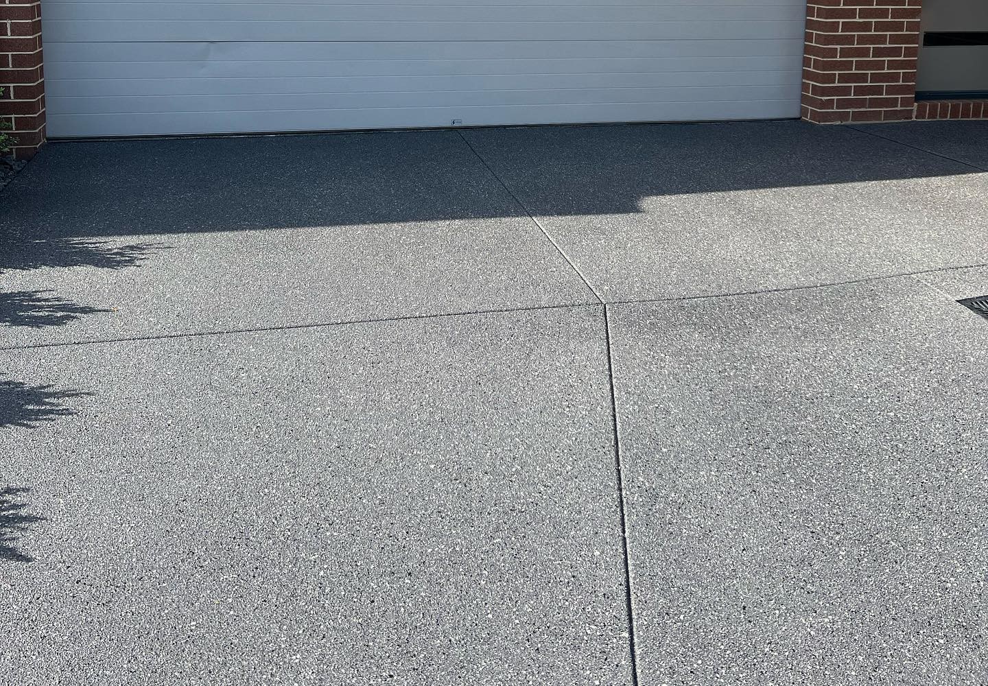 Concrete Driveway Resurfacing vs Replacement: How Much You Can Actually Save in Melbourne