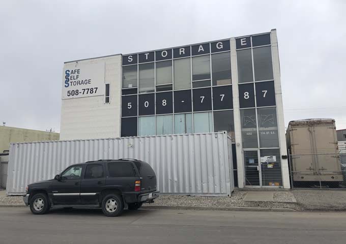 Find Mini Storage in Calgary: Store Your Things Safely
