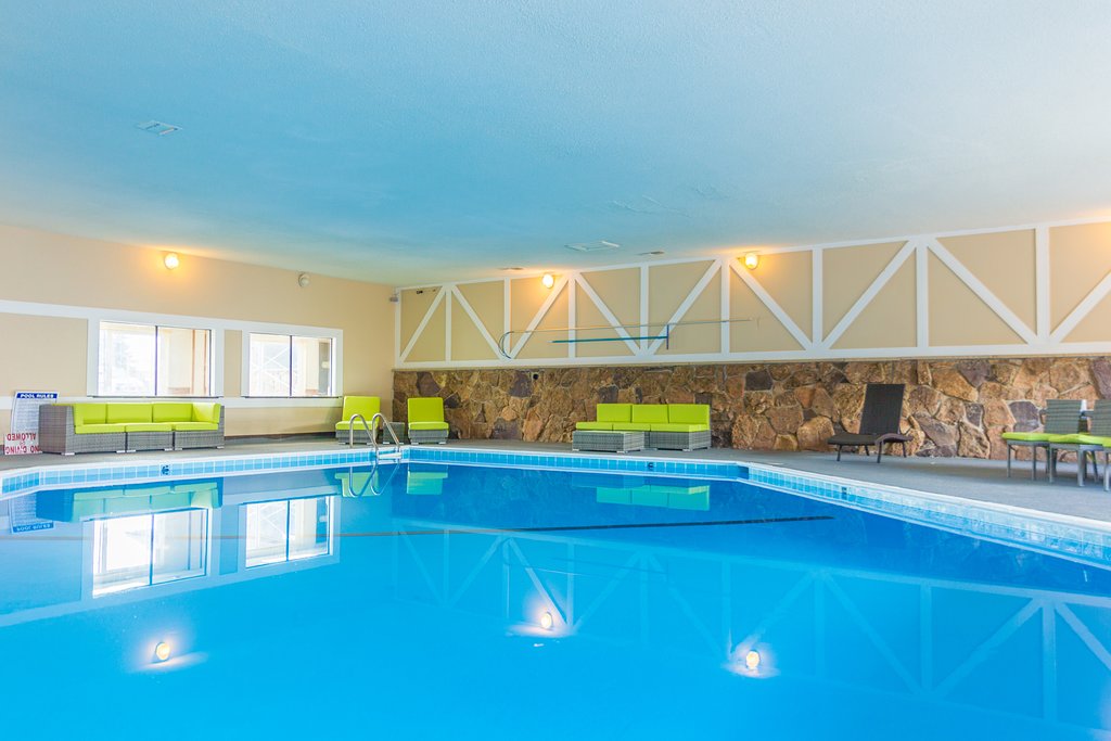 Hotels in Estes Park with Indoor Pool | Hotel Amenities