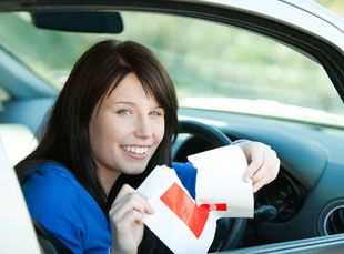 What are the benefits of taking automatic driving lessons?