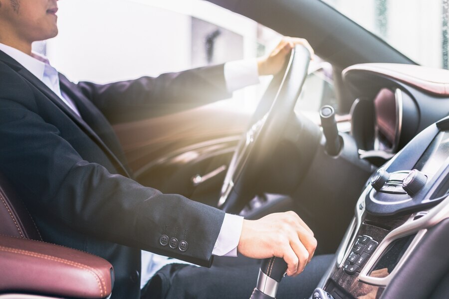When You Should Go for Luxury Van Hire