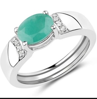 Choose your favourite green emerald rings online