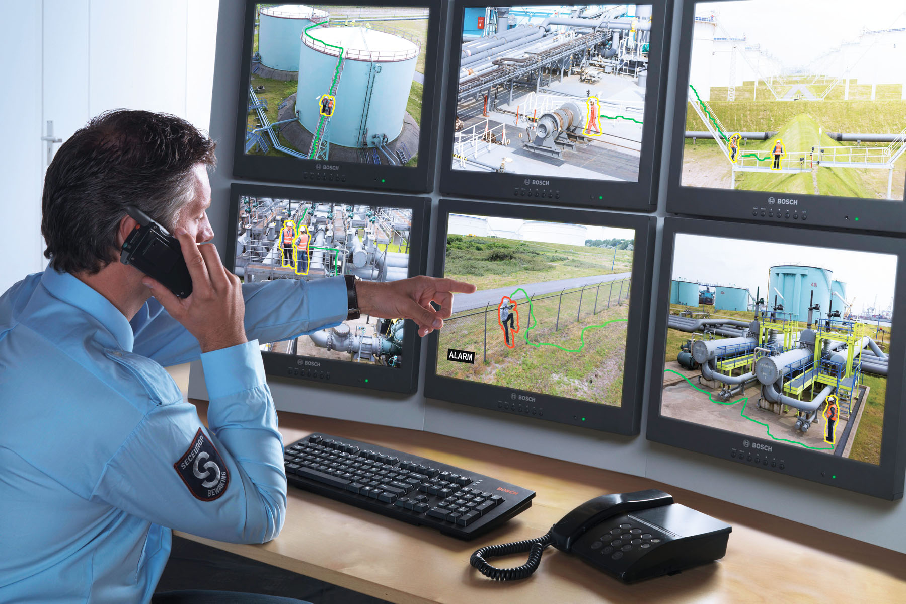 Five Factors Help in Selecting the Competent Security Guard