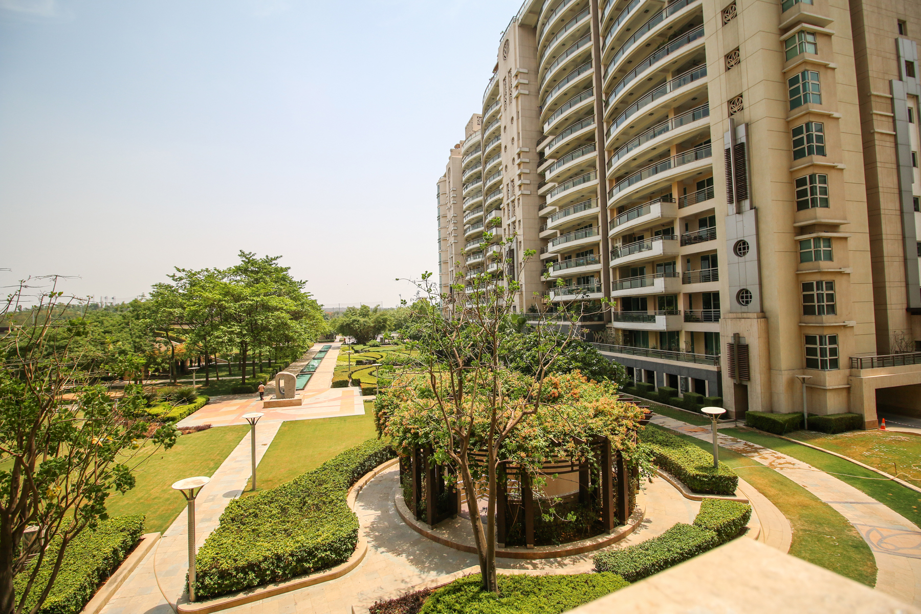 Dlf aralias for rent golf course road Gurugram