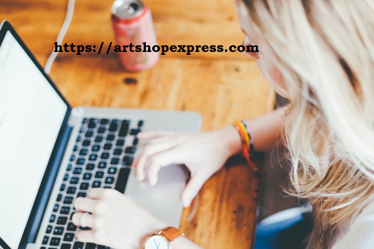 What Are The Advantages of Selling Art Online?