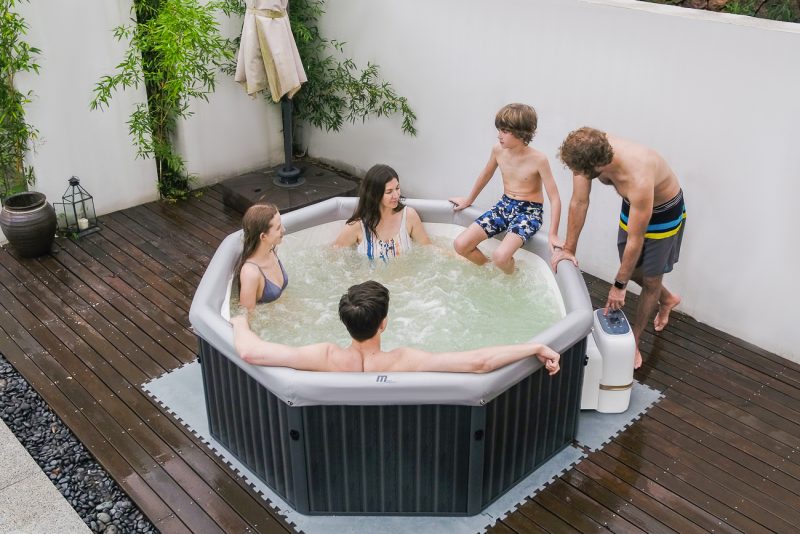 Urban Series hot tub by MSPA
