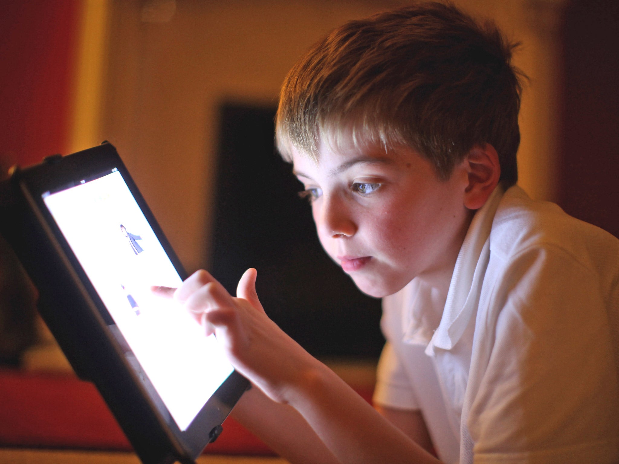 Describe Easy Steps To Manually Update Kindle E-Reader Software.