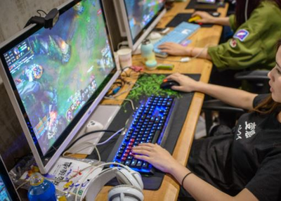 What Does It Take to Become a Professional LoL Gamer?
