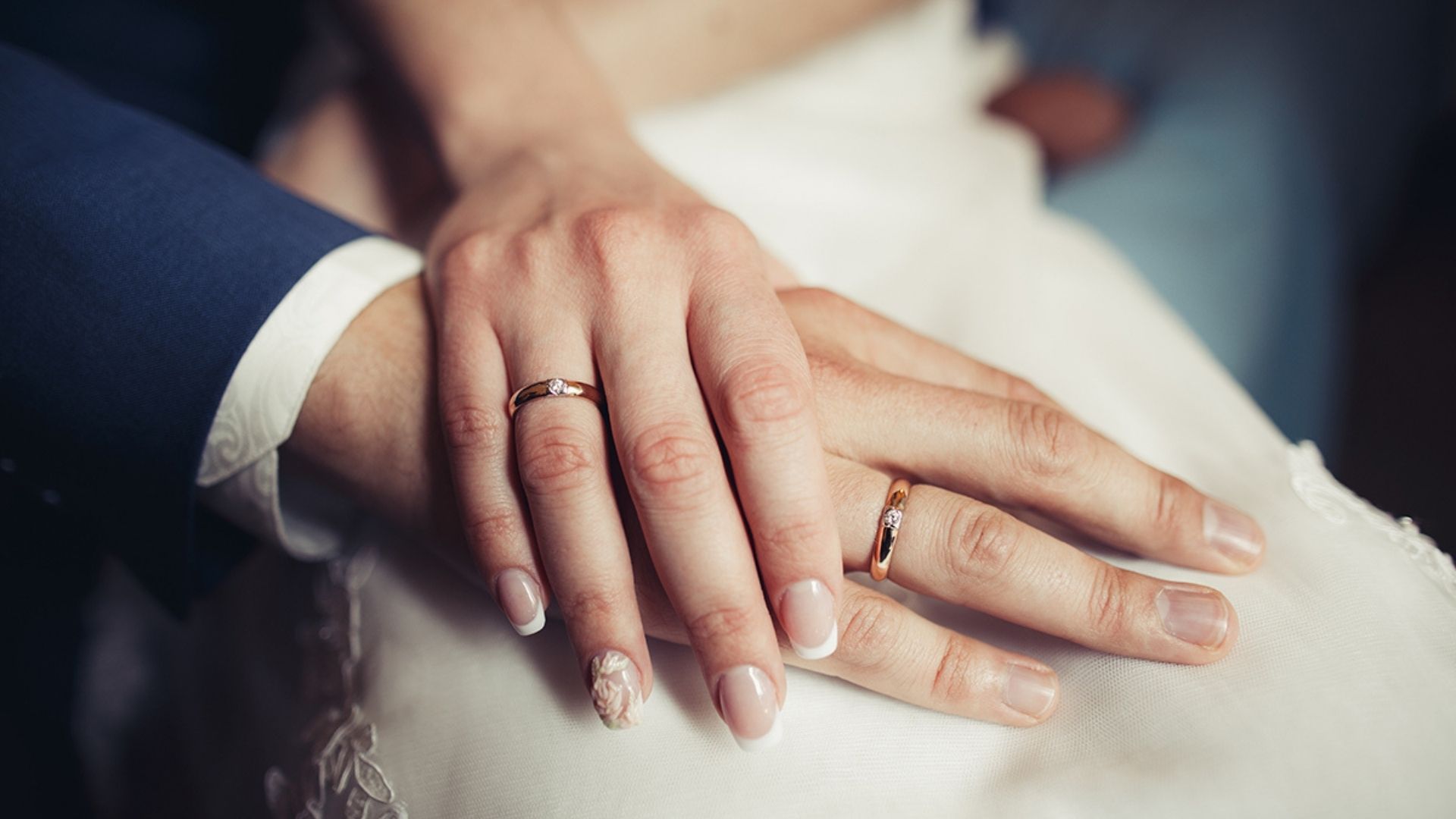 How to find a beautiful engagement ring for a less