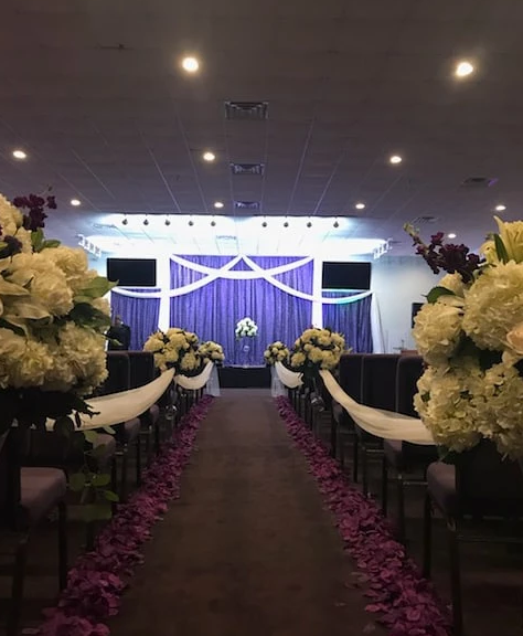 Reduce overhead operating costs with conference room rental near me