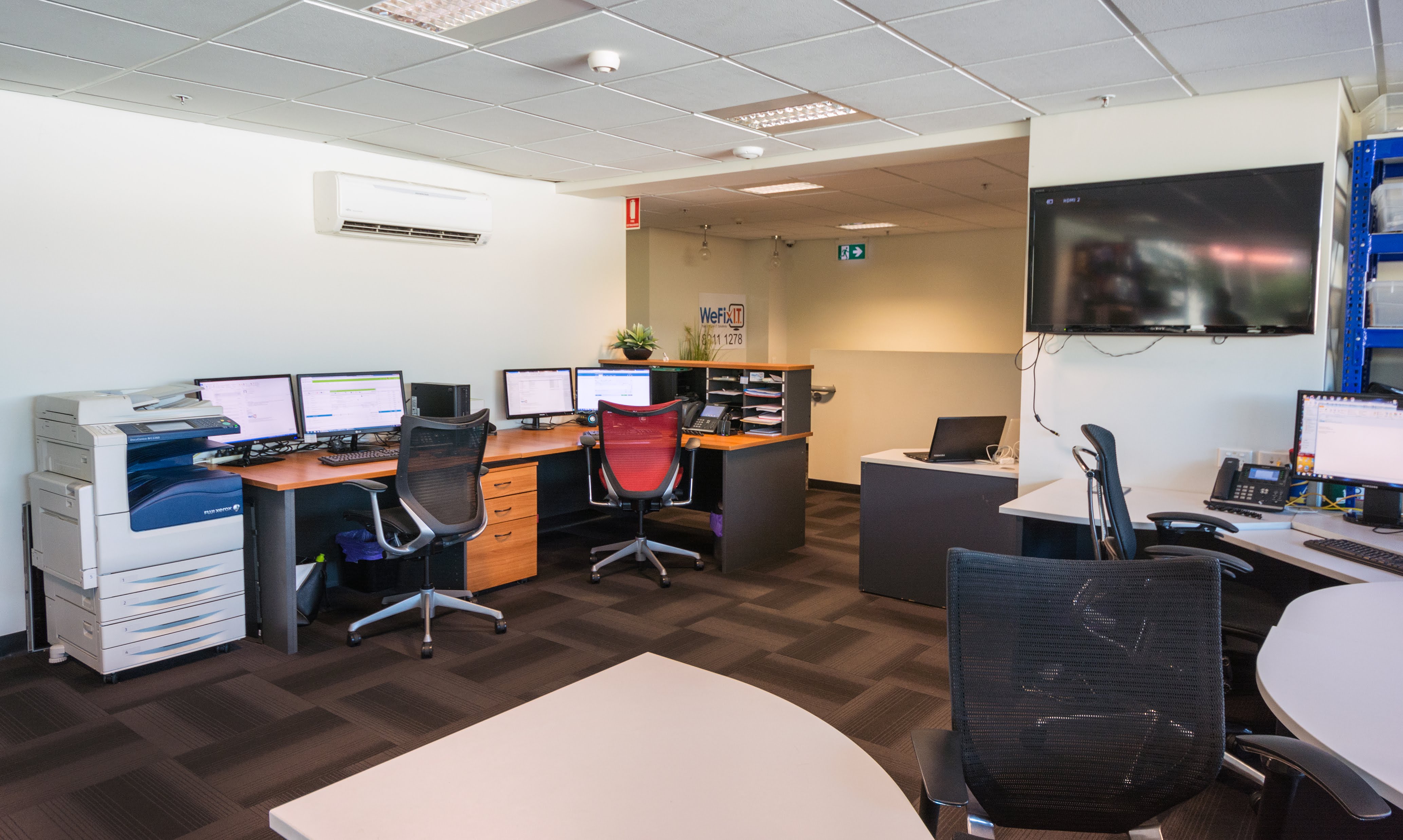 Manage your business services with ServiceM8 in a professional way!