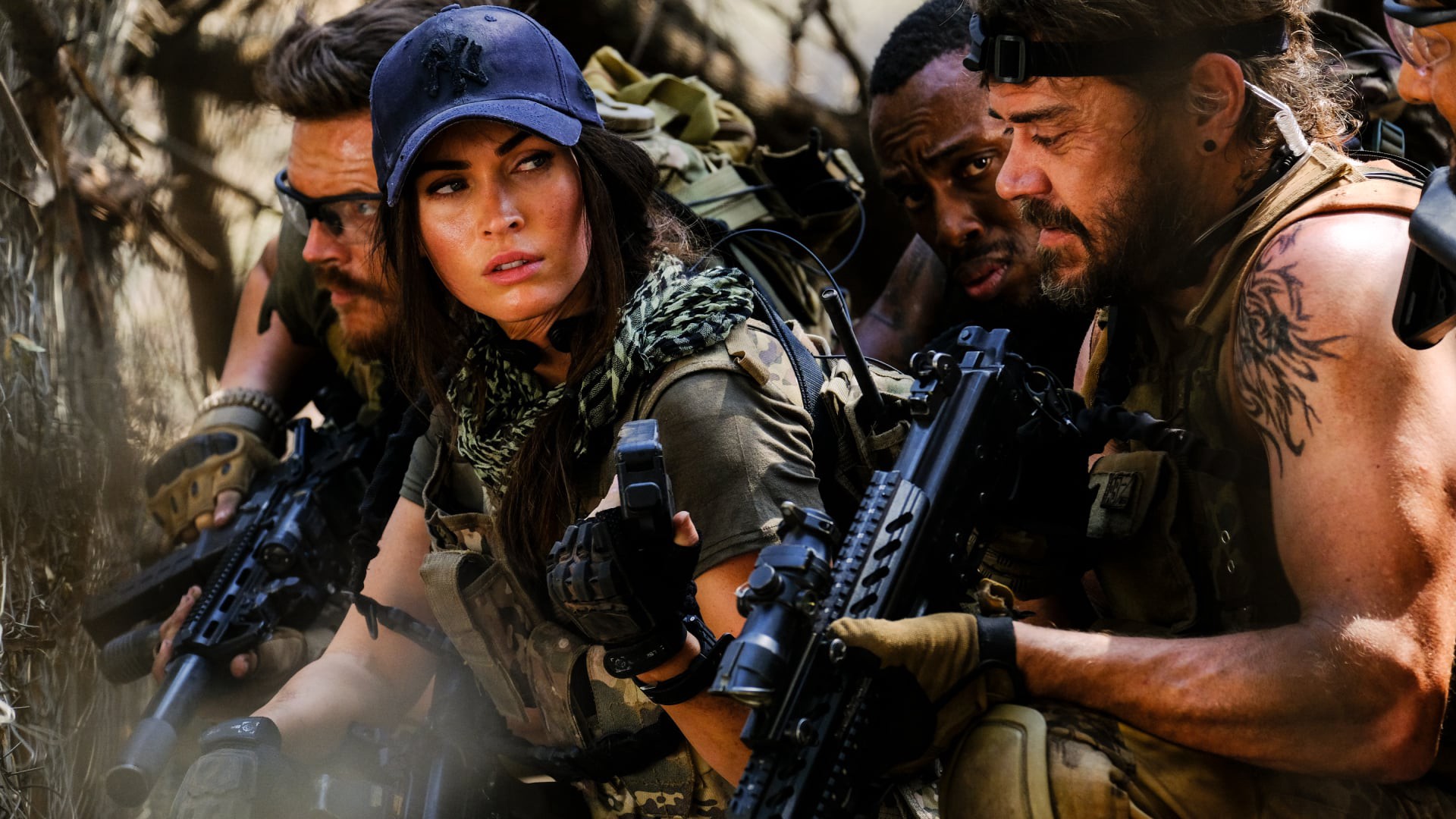 Watch online movie Rogue in Hd quality on movierz