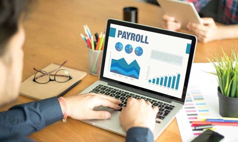 IMPORTANT MISTAKES TO AVOID WHILE CHOOSING PAYROLL OUTSOURCING SERVICES