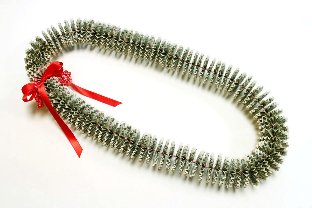 MAKE A MONEY LEI FOR GRADUATION