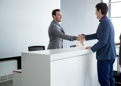 How does the loyalty program of a hotel affect its customers?