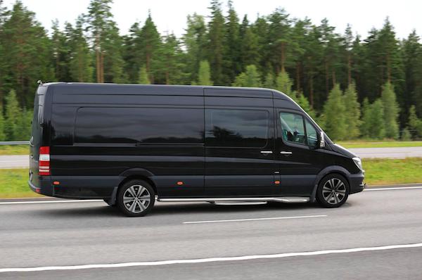  Luxury Minibus Hire with Driver: Elevate Your Group Travel Experience in London