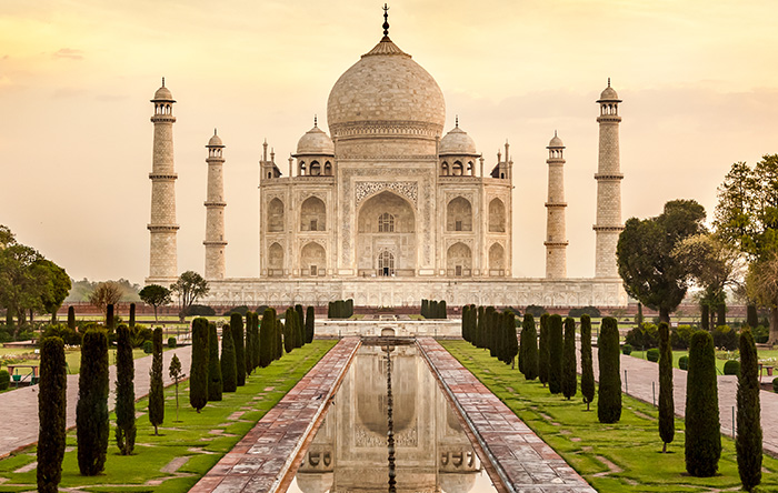 Feel a place: discover, plan, book travel, share