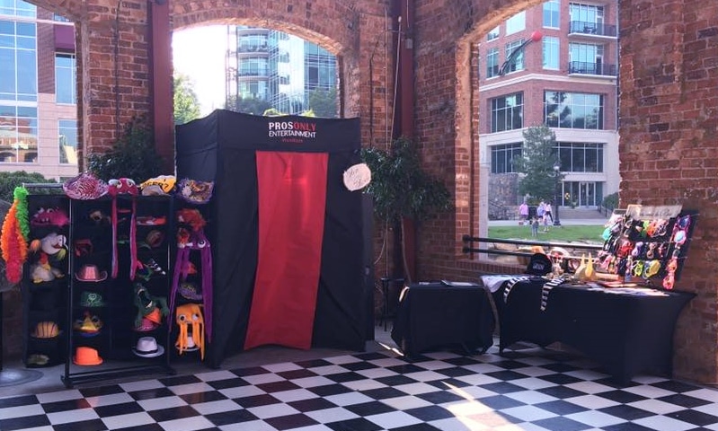 Make the Wedding Special With The Photo Booth Rentals