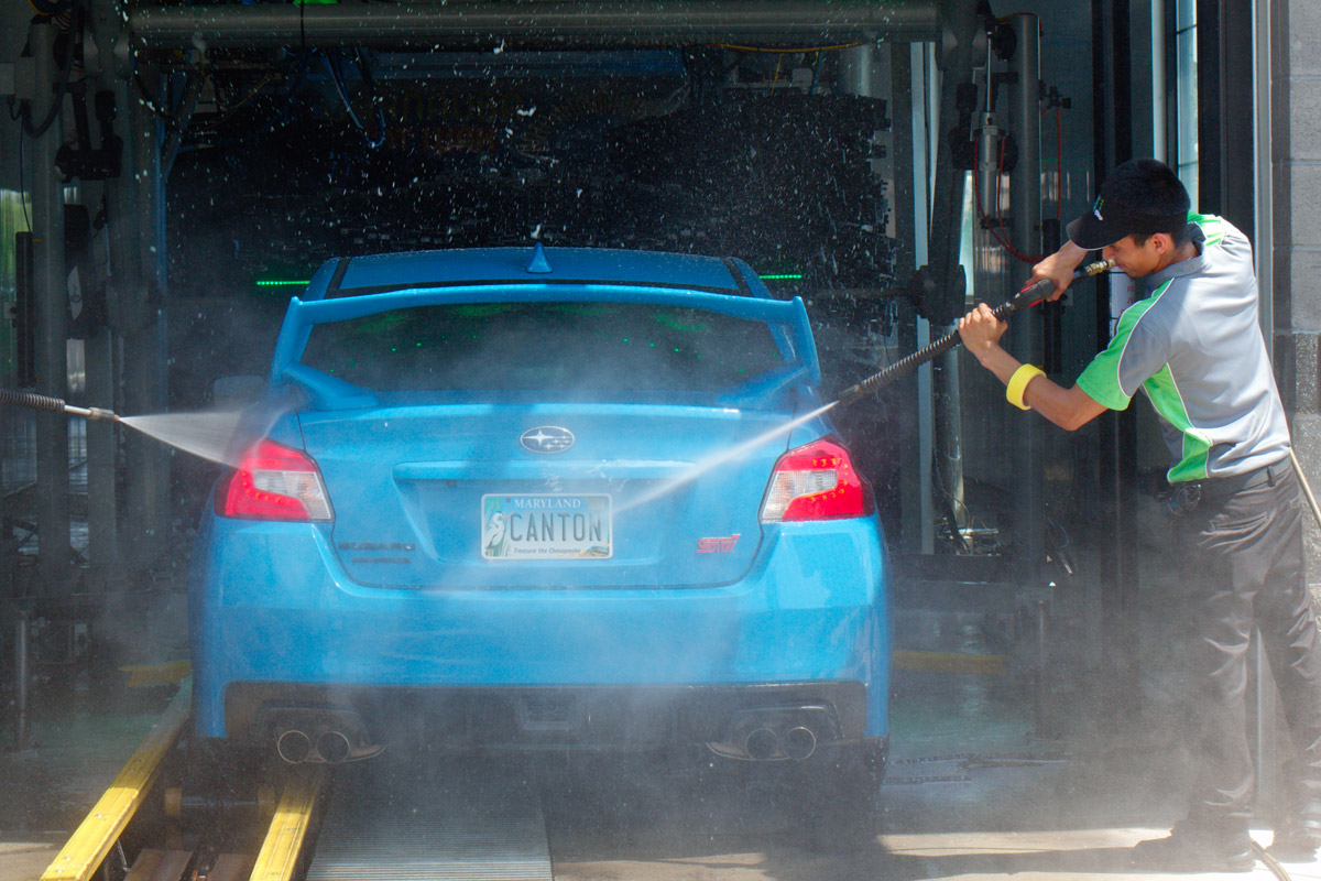 Benefits of Using Automatic Car Washes During Summer Season