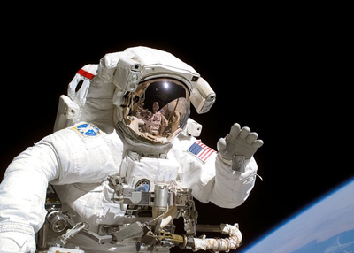 9 everyday things astronauts can't do in space