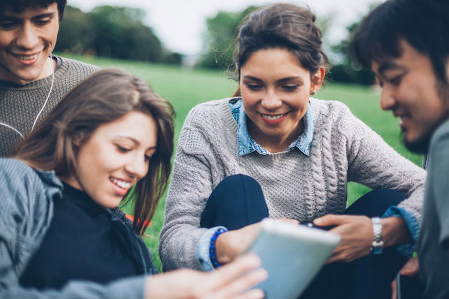 Bring home best case study help experts through GOTOASSIGNMENTHELP’s Thesis help Singapore service!