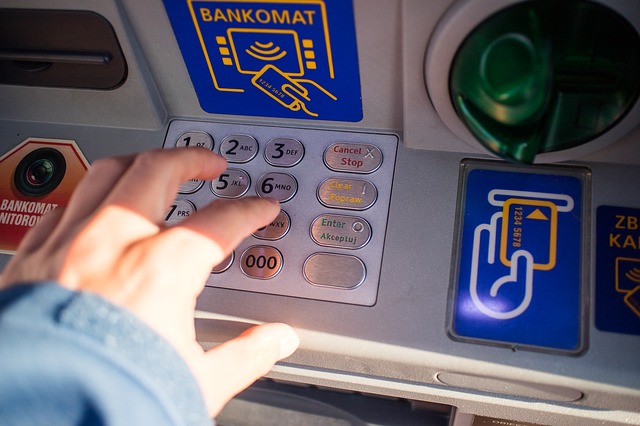 How to safely use an ATM?