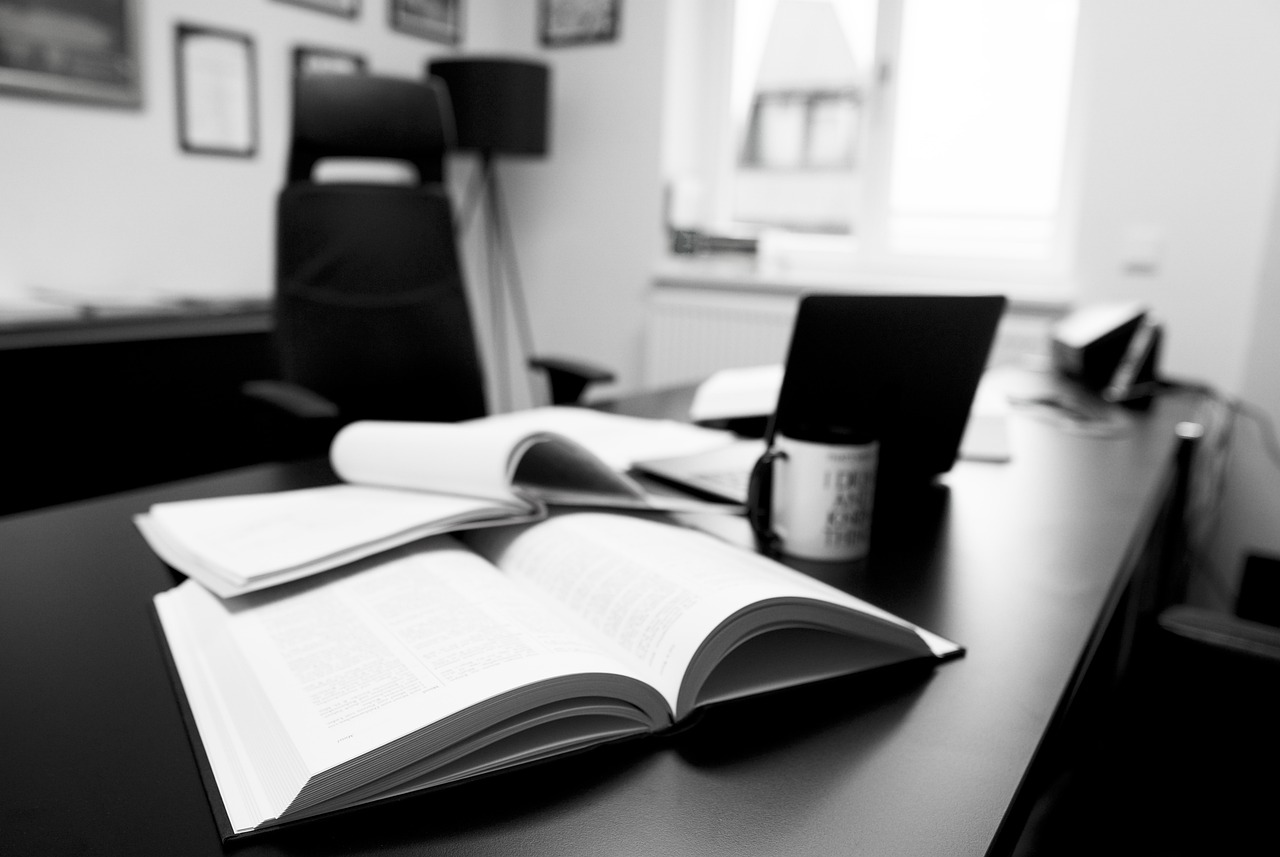 How to Start Your Own Law Firm: Startup Checklist