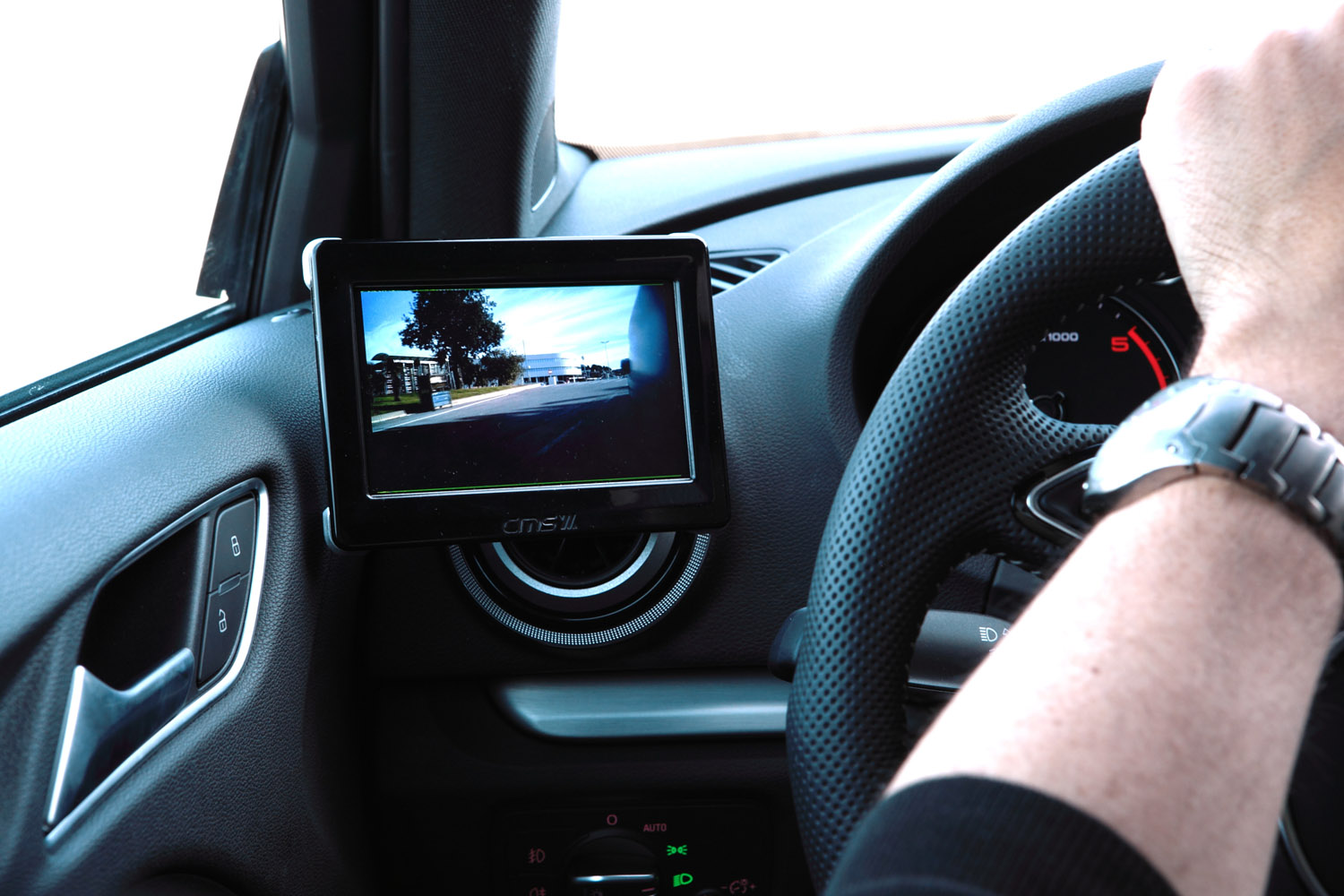 Choosing the Right Reversing Camera: A Buyer's Ultimate Guide