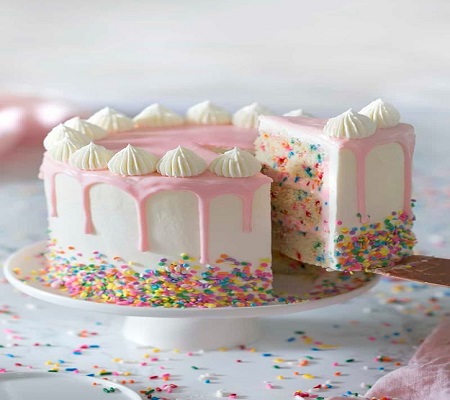 Send cake online in India with BloomsVilla