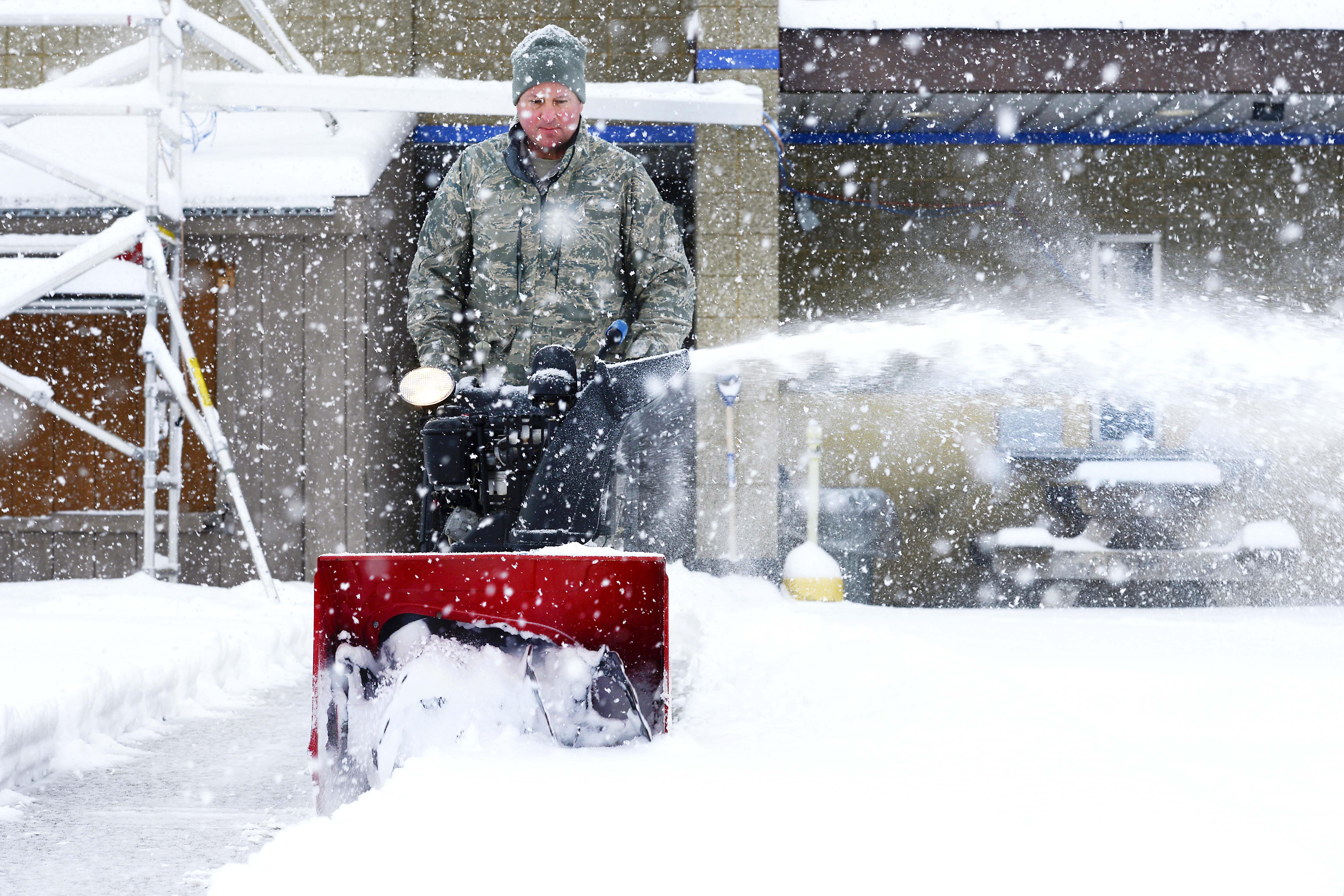 5 Convenient Advantages of Professional Snow Removal Service