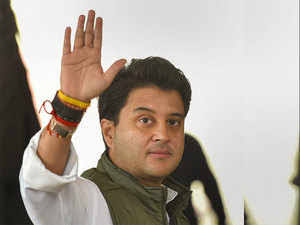 Corona live update : jyotiraditya scindia Corona report is positive