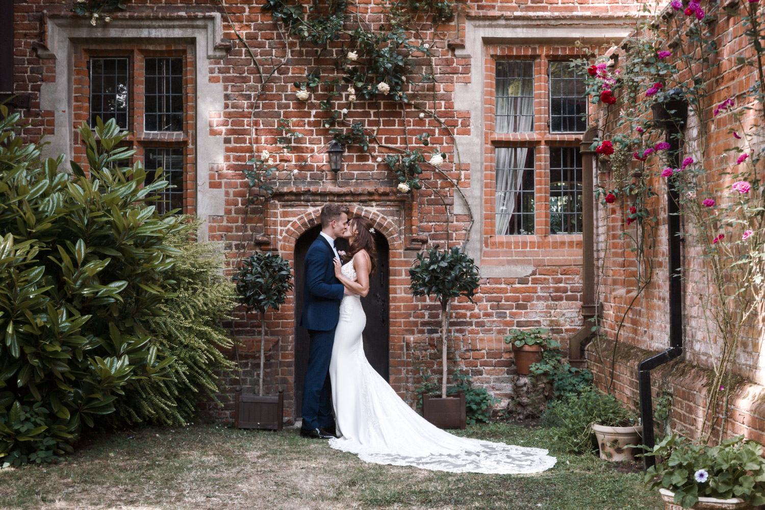 Things To Consider Before Hiring A Professional Wedding Photographer
