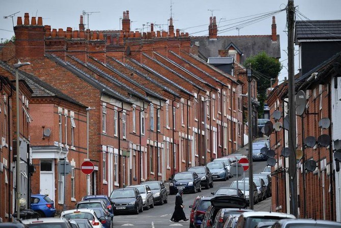 UK house prices fall for first time since 2012