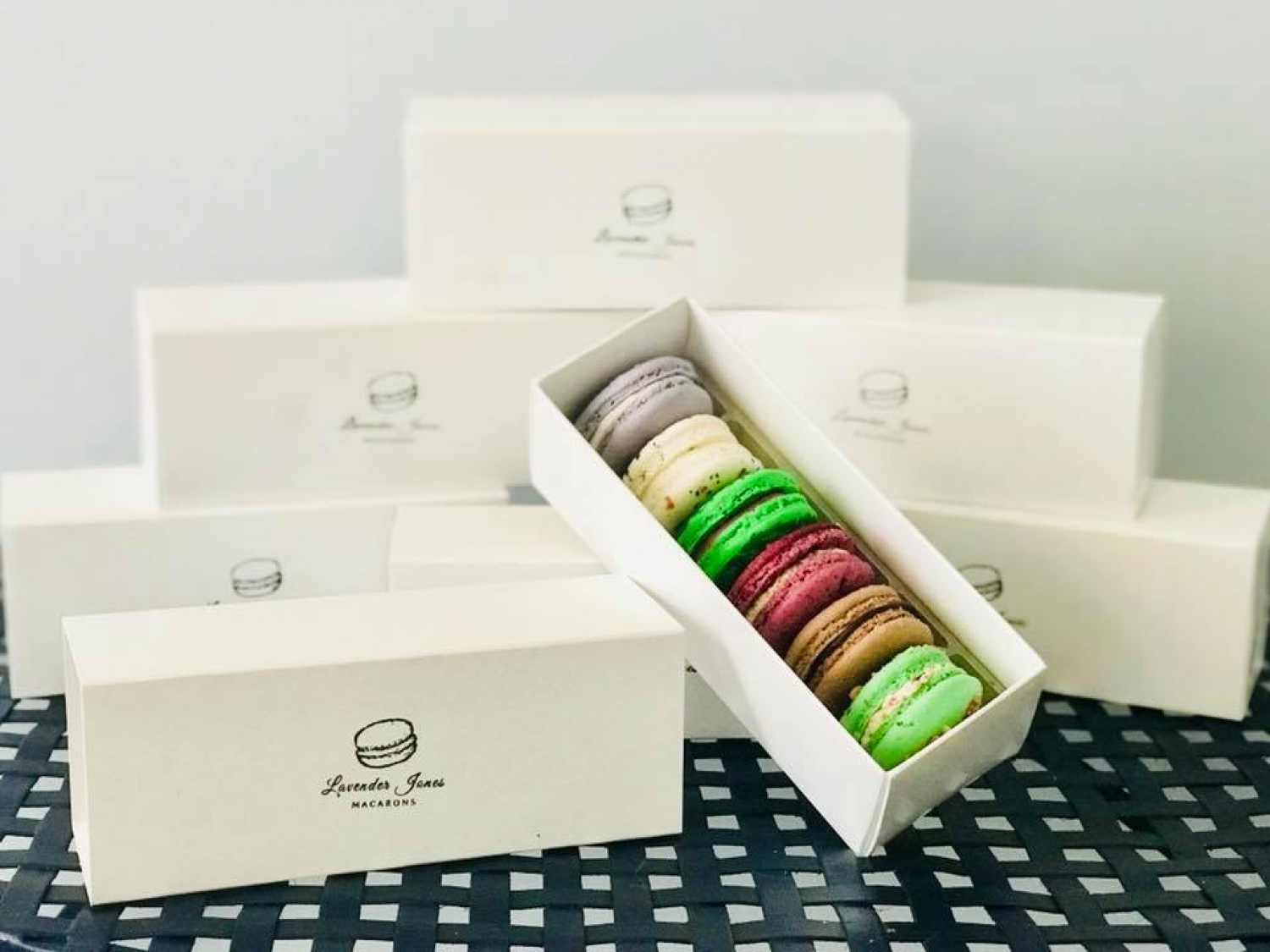 Customized Macaron Boxes Packaging