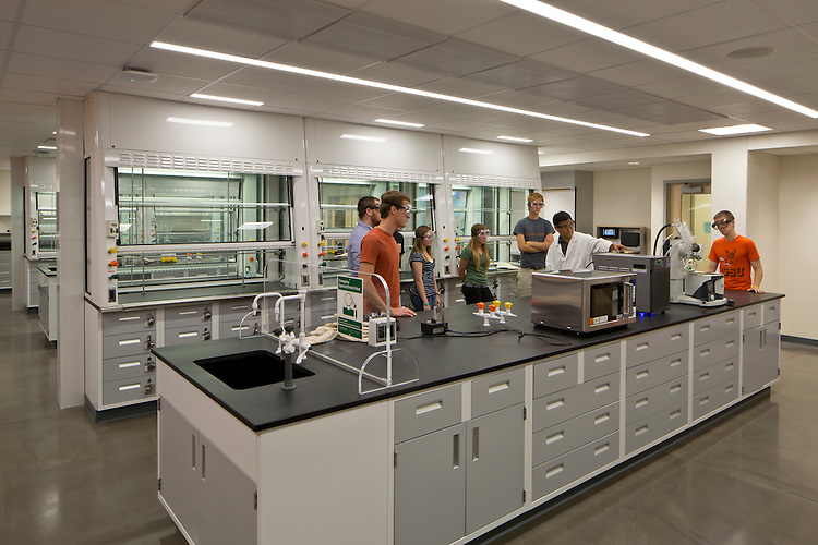 The Science of Lab Climate: HVAC Solutions for Research Success